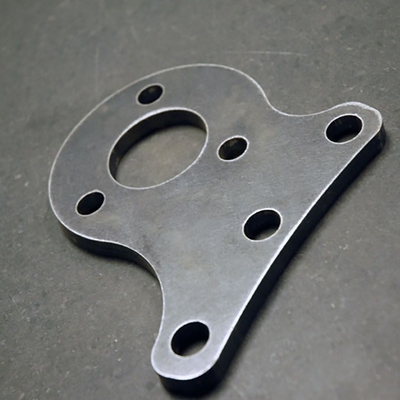 le laser en aluminium en métal de commande numérique par ordinateur de feuille de 300mm a coupé l'acier doux Q345B de fabrication en métal