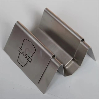 600mm 45 90 laser de tôle d'acier inoxydable de la commande numérique par ordinateur solides solubles de degré coupant le recourbement