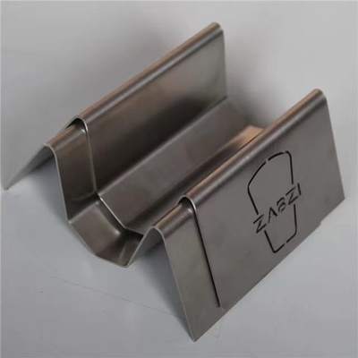 600mm 45 90 laser de tôle d'acier inoxydable de la commande numérique par ordinateur solides solubles de degré coupant le recourbement
