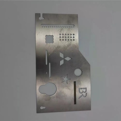 précision d'acier inoxydable de 2mm haute de commande numérique par ordinateur de laser en métal fait sur commande de formulaire